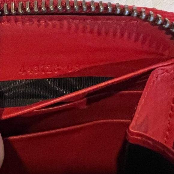 Authentic Gucci Marmot Zip Around Wallet - Picture 8 of 10